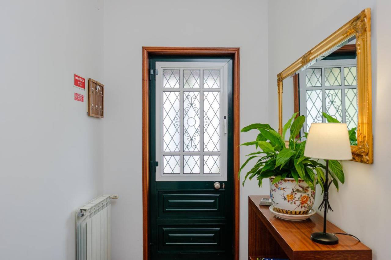Classico Guesthouse ヴィラ・ノヴァ・デ・ガイア エクステリア 写真