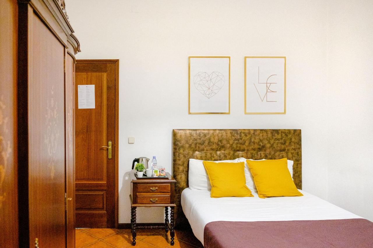 Classico Guesthouse ヴィラ・ノヴァ・デ・ガイア エクステリア 写真
