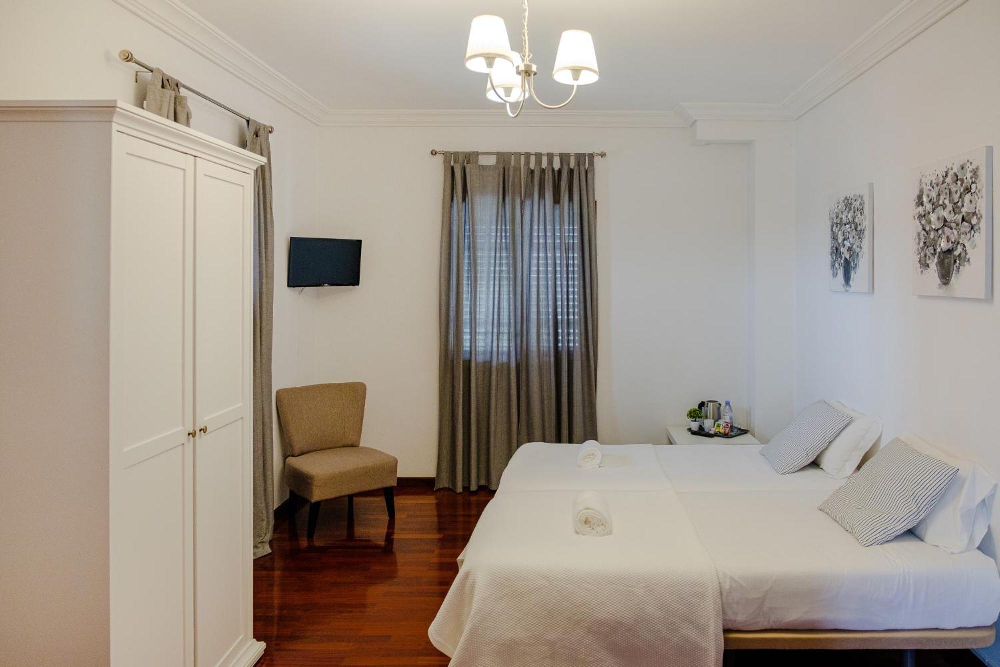 Classico Guesthouse ヴィラ・ノヴァ・デ・ガイア 部屋 写真